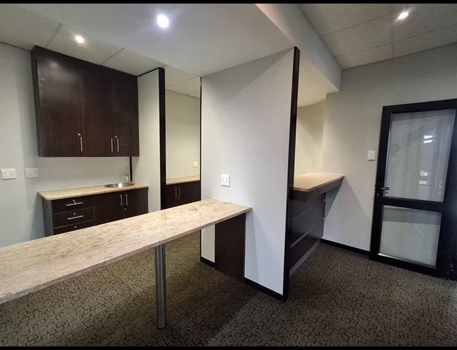 167M² OFFICE TO LET IN VINCENT
